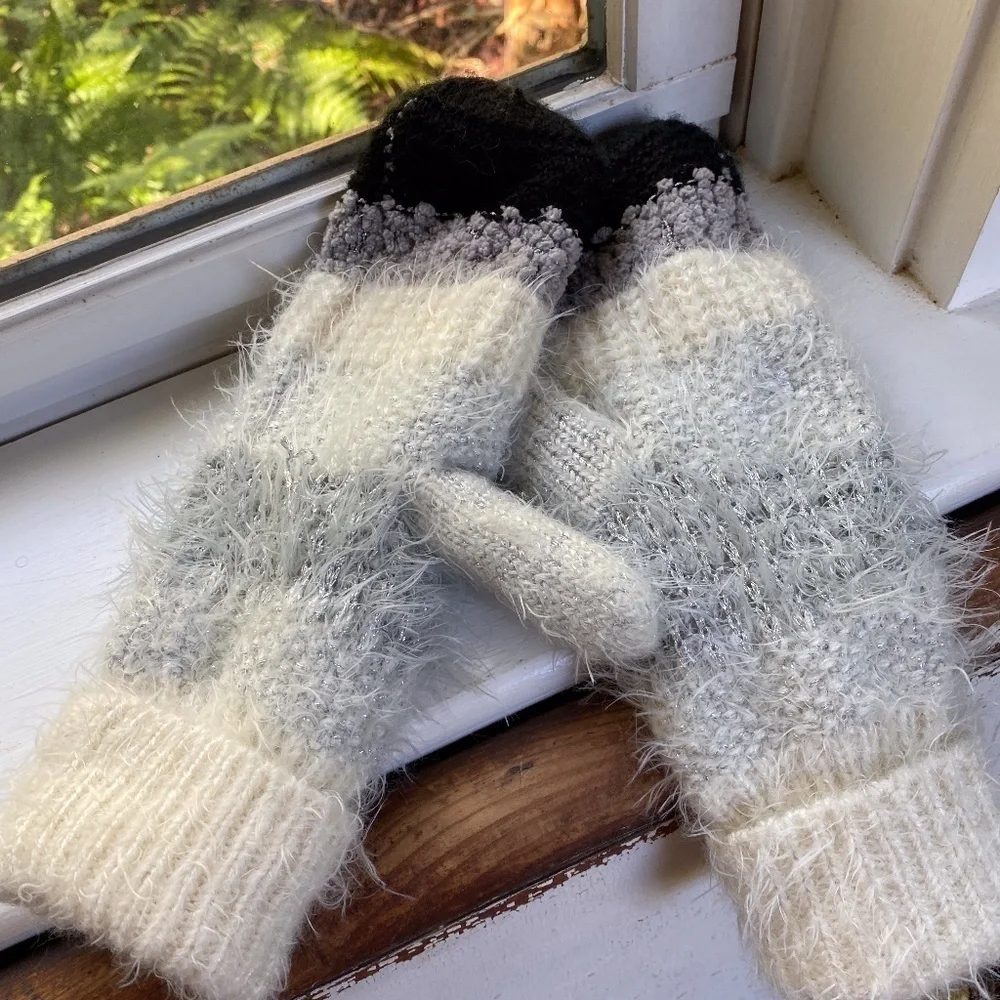 Anthropologie Fleece Lined Fuzzy Mittens